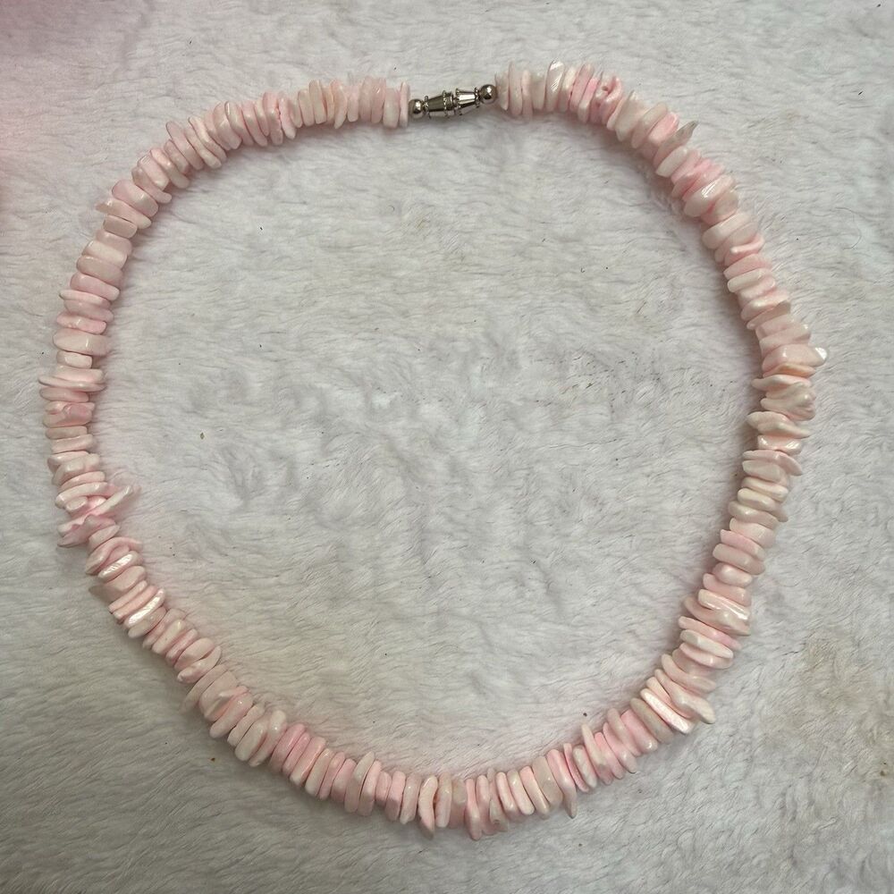Vintage Natural Pink Conch Shell Chip Strand Necklace Barrel Clasp Surfer Boho